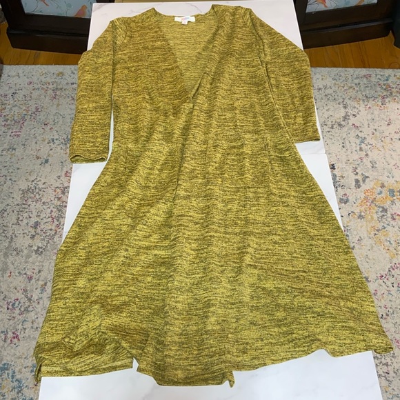 LuLaroe Cardigan/Sweater with Pockets Long Sleeves size Small - Picture 2 of 13